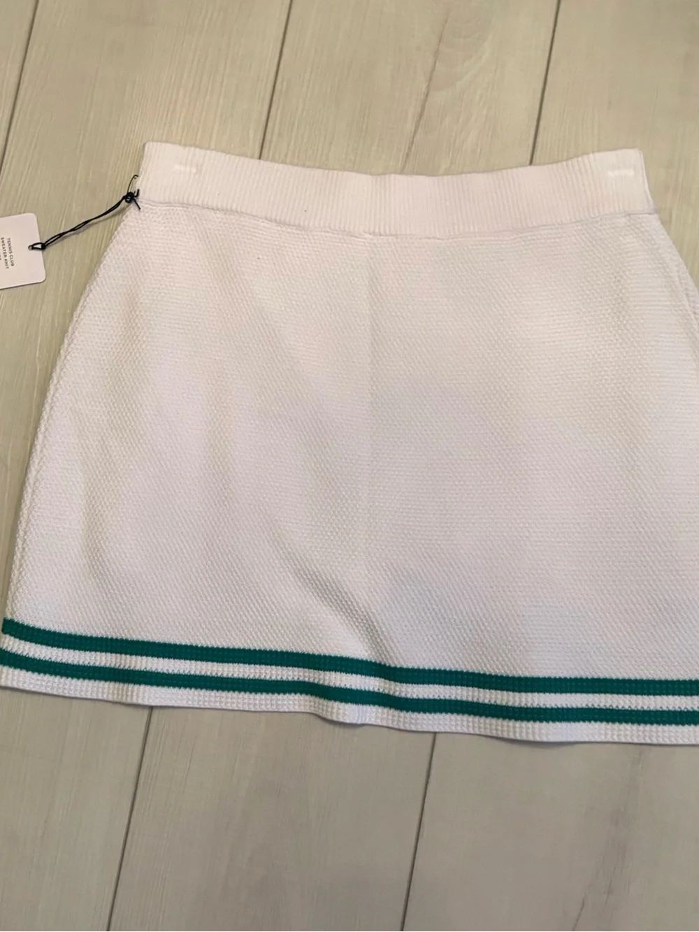 ALO NWT Tennis Club Knit White Mini Skirt skort with Green Double Stripe small